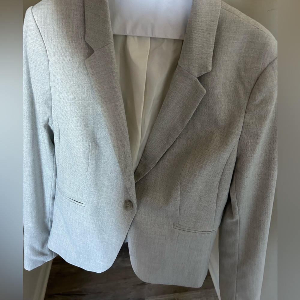 H&M light grey blazer (Size M)